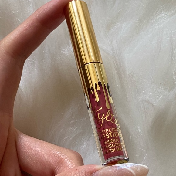 Kylie Cosmetics Limited Edition Birthday Collection Mini Matte Liquid Lipsticks - Picture 9 of 12